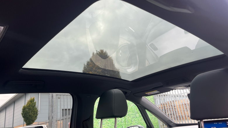 Volkswagen ID.3 150kW Family Pro Performance 58kWh 5dr Auto Electric Hatchback